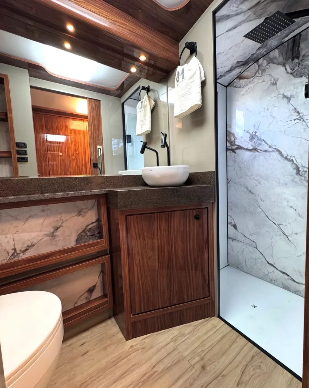 MOTORHOME ANO 2026 SUPER LUXO A VENDA - Foto 12