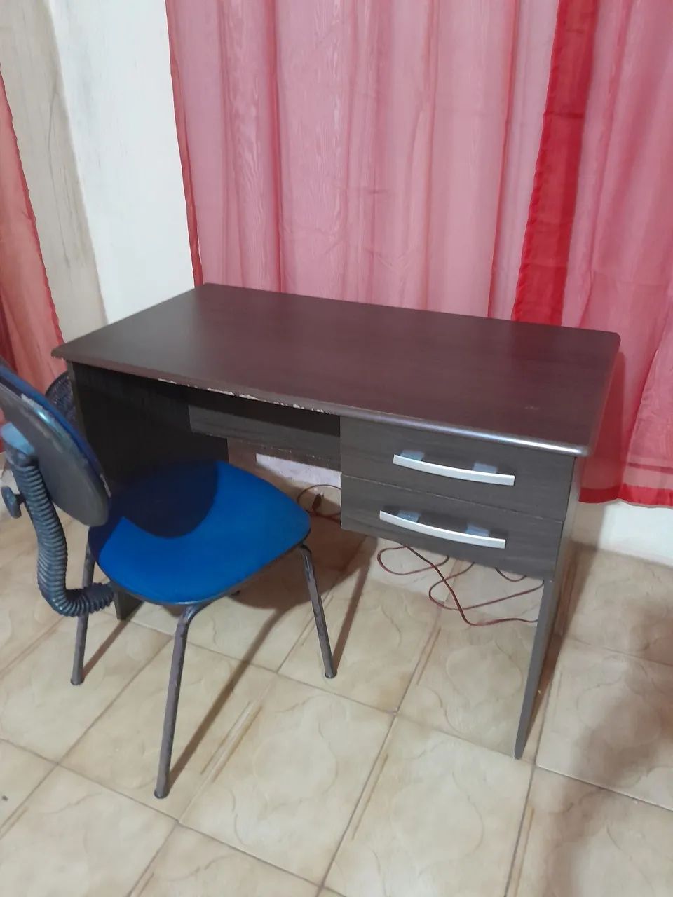 Escrivaninha com cadeira  - Foto 3