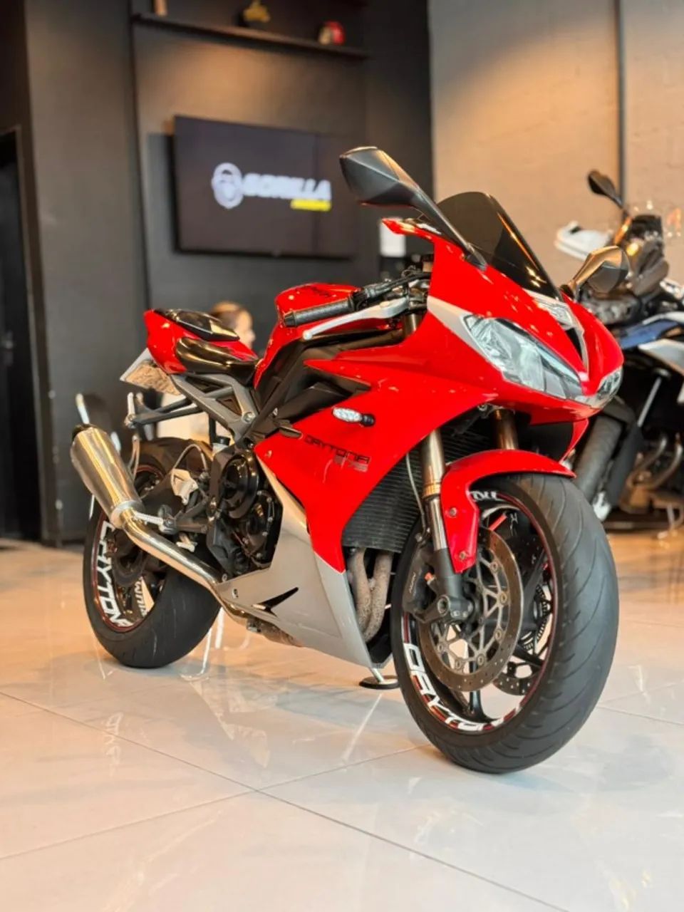 TRIUMPH - DAYTONA 675i