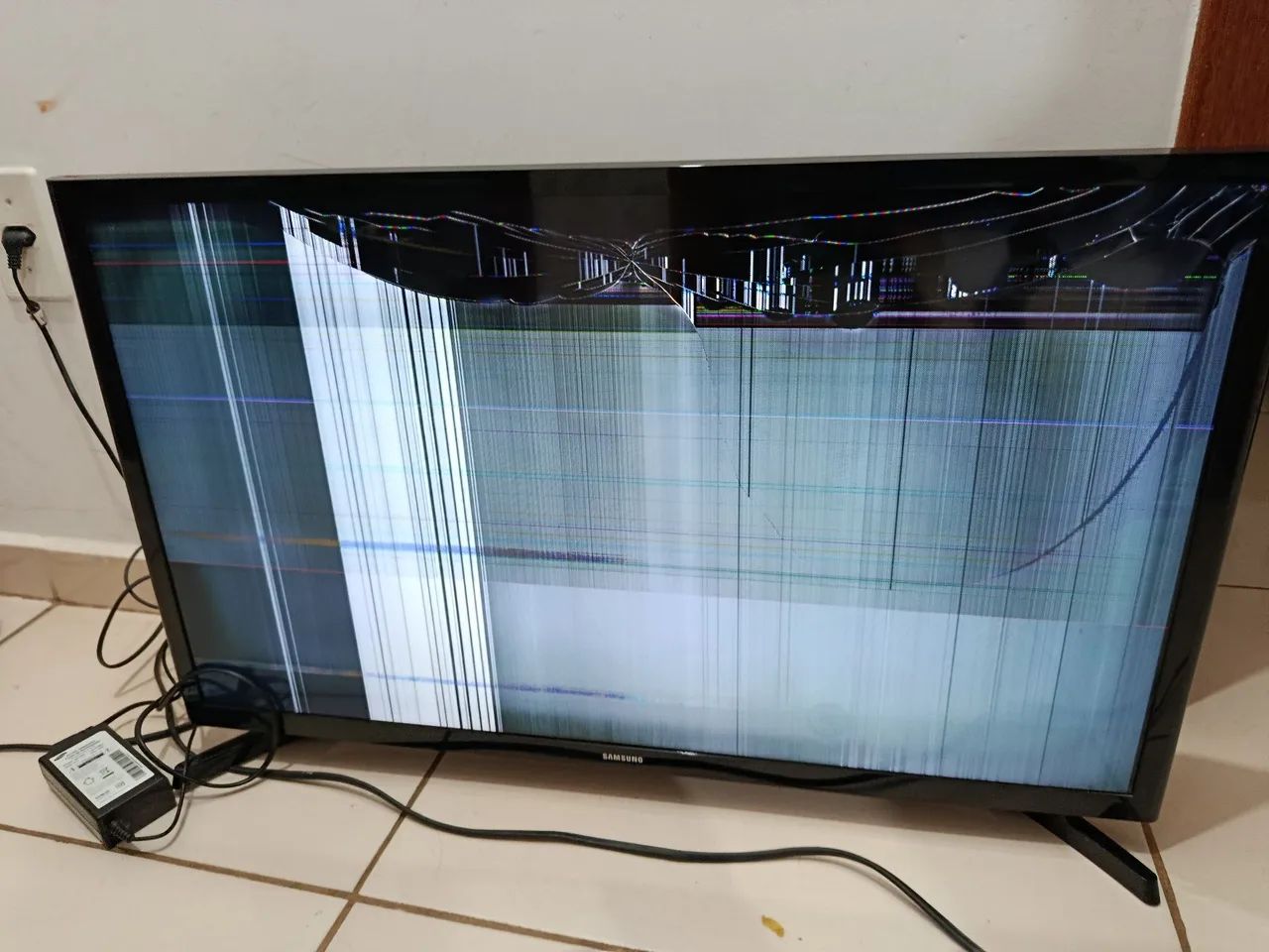 Tv Samsung tela quebrada  - Foto 3