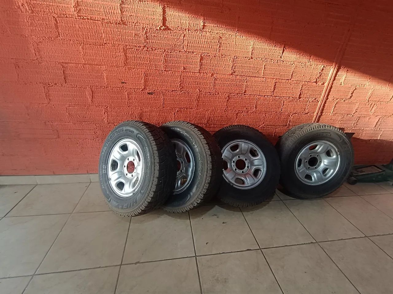 Rodas com pneus 245/70R16 da S10 2023