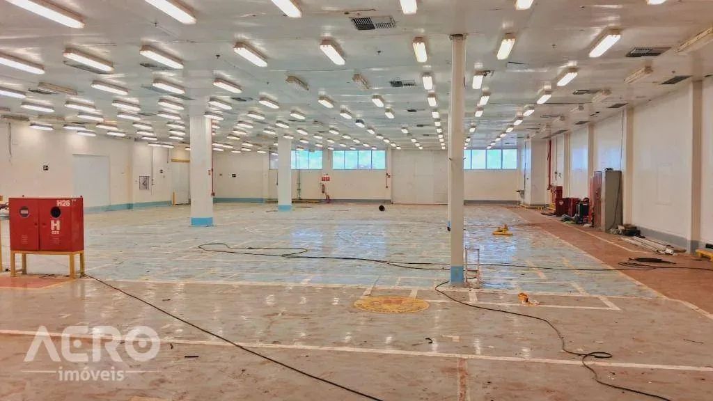 Barracão com 1.300m2 de área construída e 1.000m2 de pátio - Foto 2