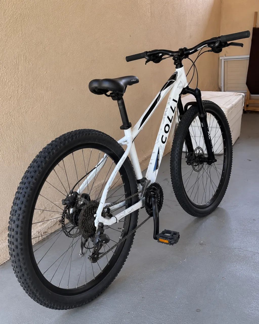 Bicicleta Colli Aro 29 Branca - Suspensão + Freio a Disco - Foto 4