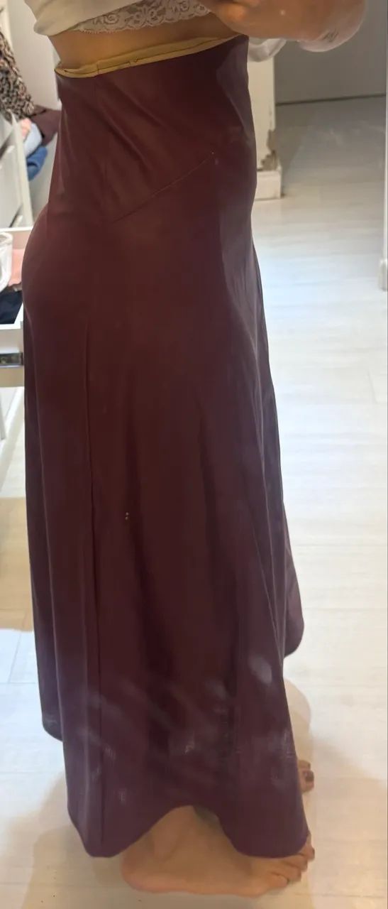 Saia em couro fake godê marsala - Foto 3