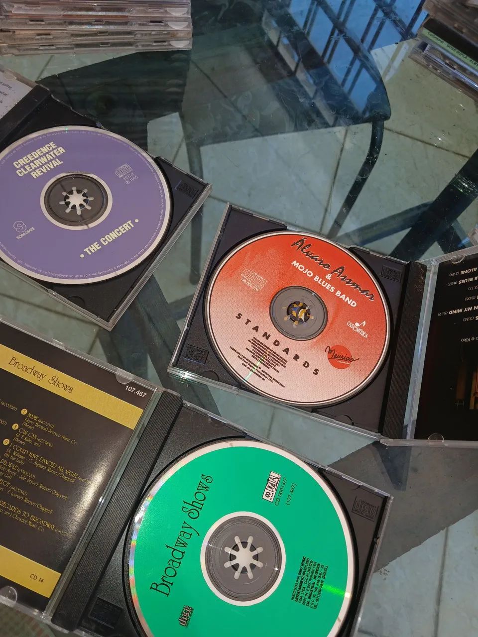 CDs originais com capas 200 reais são mais de 300 CDs originais