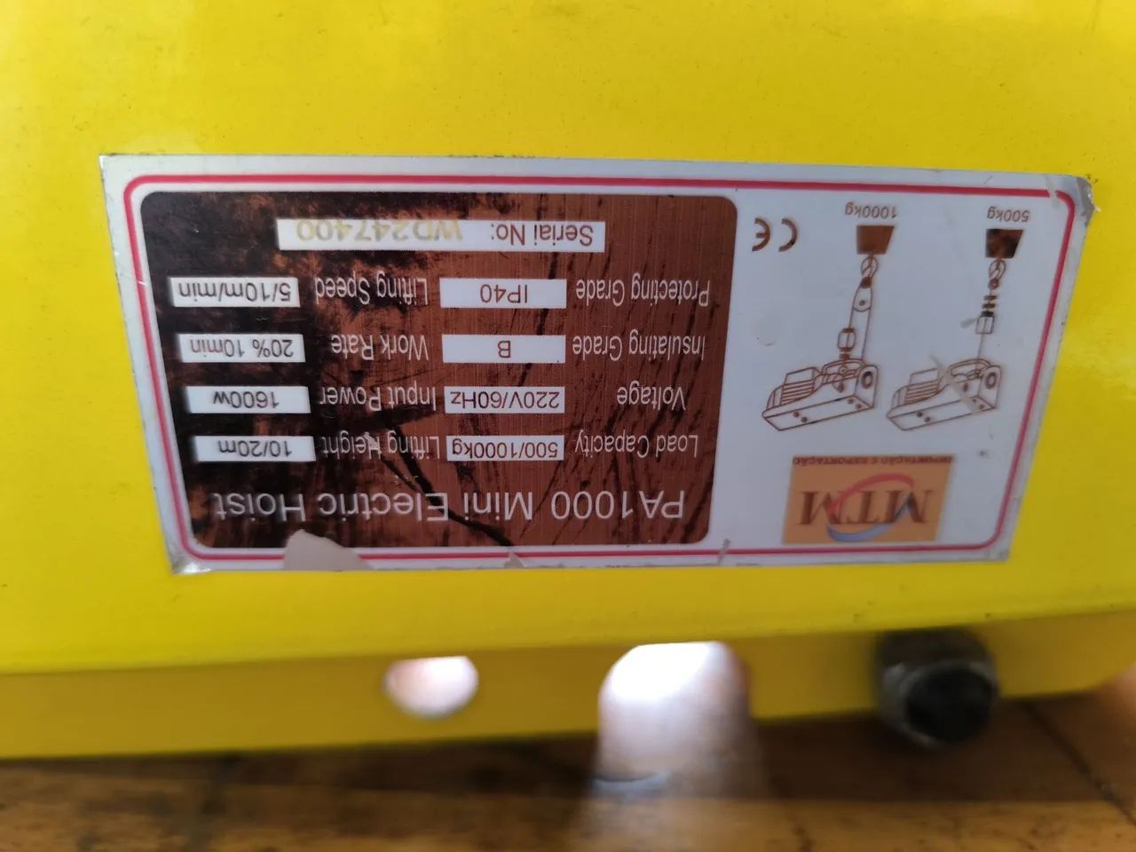 guincho de coluna ,motor elevador carga para mil kg.
