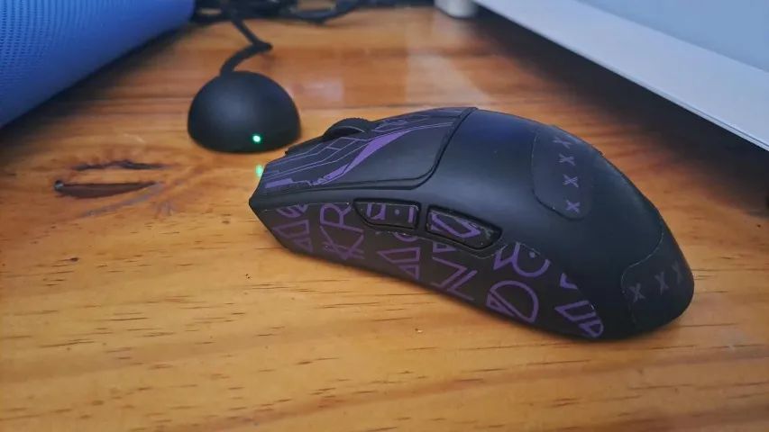 Mouse Razer Viper V4 Pro Equipado 