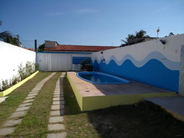 Casa com piscina a 100m da praia de guaibim