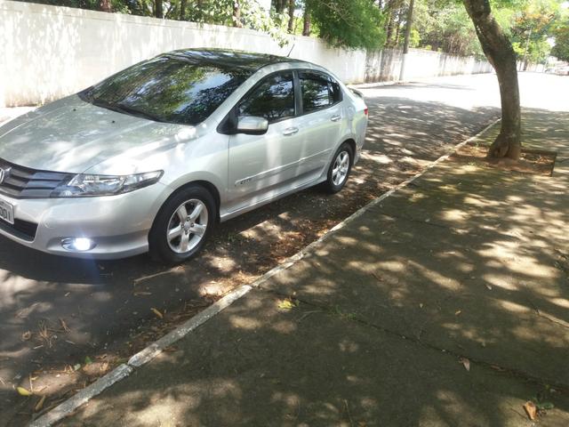 Vende-se um Honda City Automático LX 2012