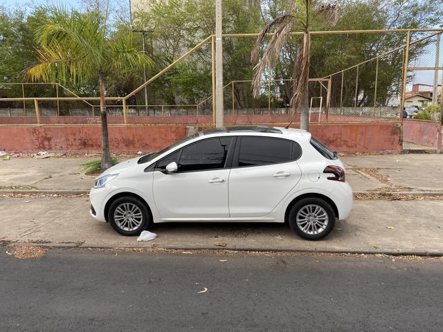 Peugeot 208 - Foto 2