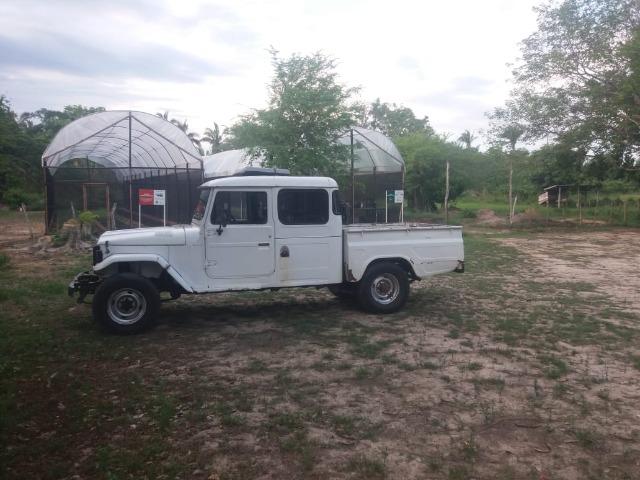 Carro toyota bamderante