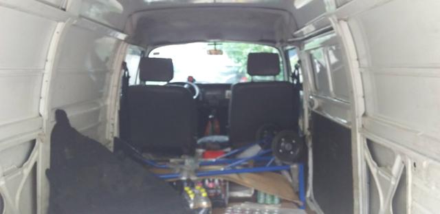 Kombi 2010 modelo 2011 vendo 16000 pois ten 880 reais de multa indico o serviço - Foto 3