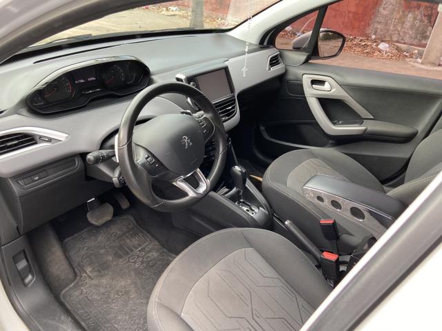 Peugeot 208 - Foto 3
