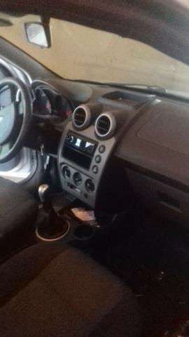 Ford fiesta sedam 2010 completo - Foto 5