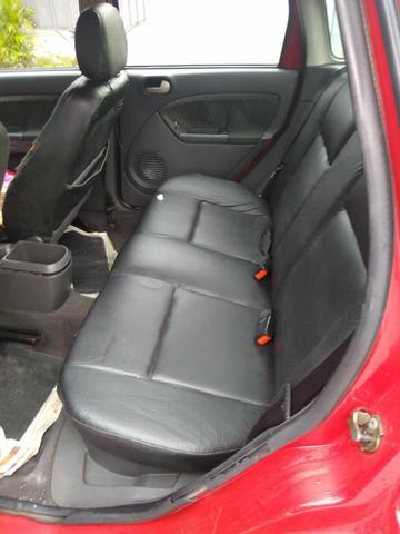 Fiesta Sedan Completo