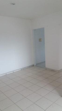 Apartamento 2/4 na Estrada do Coco - Foto 8