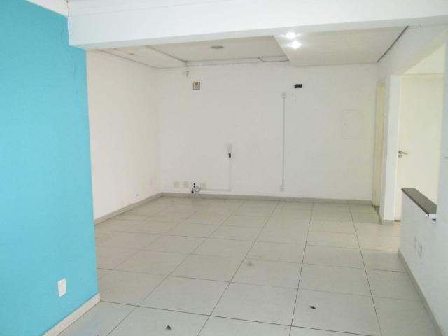 Casa Comercial - R. Sen. Souza Naves - (Próx. Av. Bandeirante - em frente Clinilab)