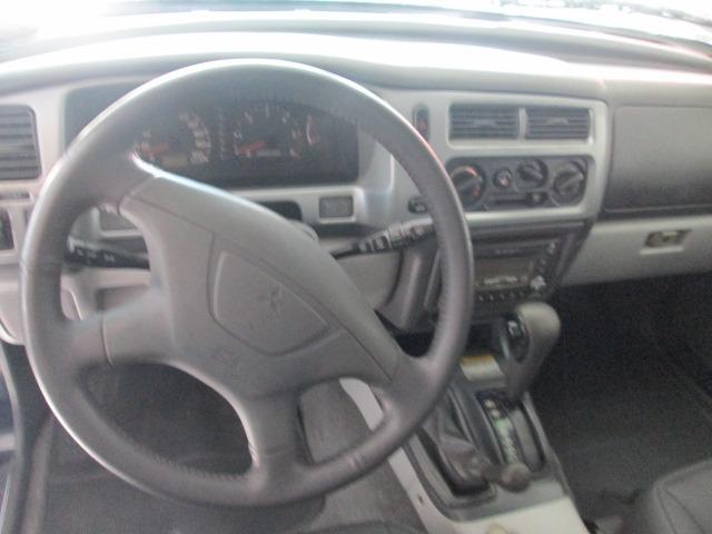 Mitsubishi pajero sport 4x4 automatica diesel - Foto 9
