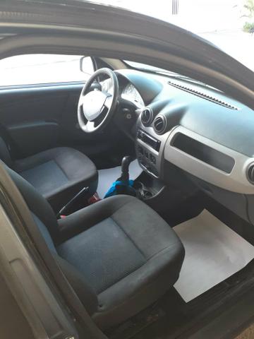 Vendo Sandero 1.0 16v tudo ok - Foto 2