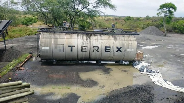 Tanque master Terex, modelo TQF 50000, com agitares, ano 2010