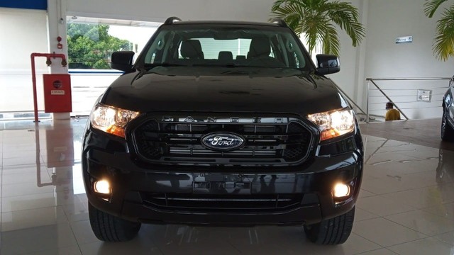 RANGER BLACK DIESEL 4X2 AT 2022