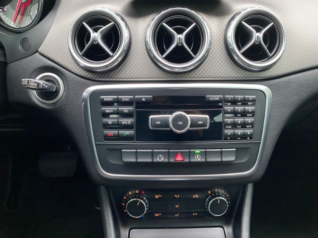 Mercedes-Benz GLA 200 1.6 CGI  Style 16V Turbo 4P 2015 - Foto 14