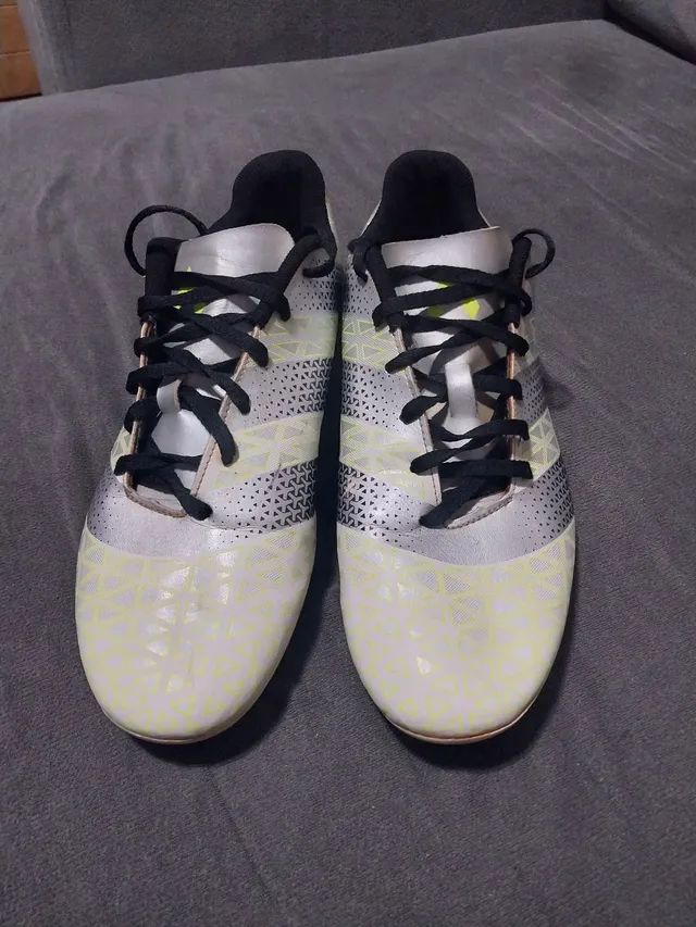 Chuteira Adidas 