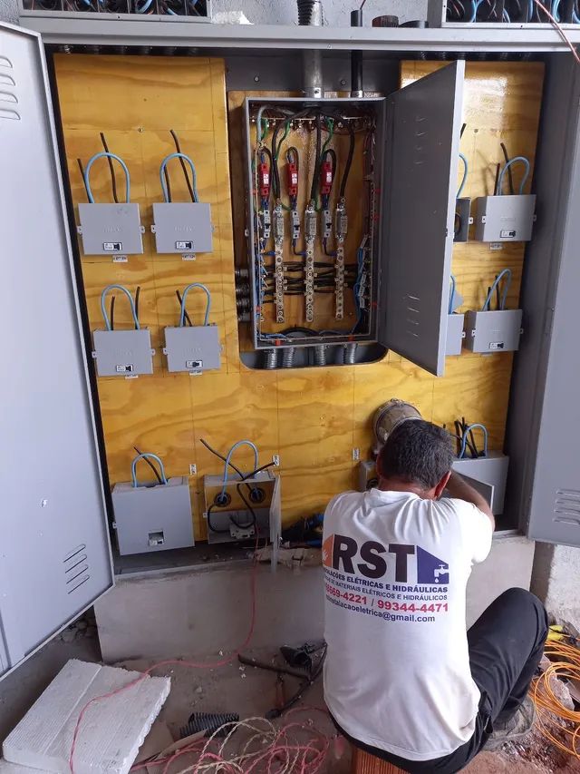 Eletricista predial e residencial e bombeiro hidráulico 24 horas - Foto 2