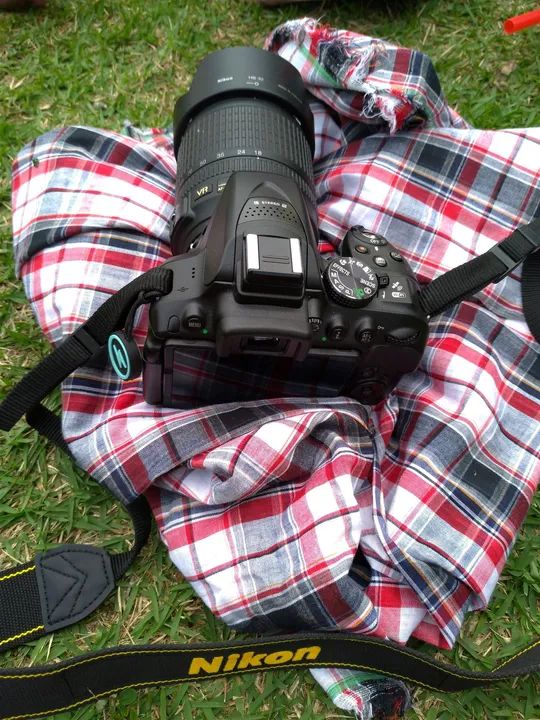 Câmera DSLR Nikon D5300 Wi-fi com Lentes 18-105 e 50mm, Flash Yougnuo Completa - Foto 3