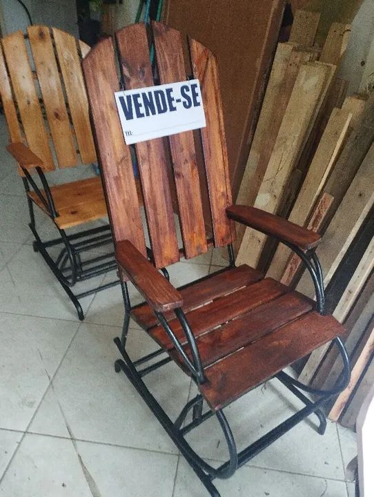 Cadeiras de Balanço em Madeira - Rústicas e Confortáveis - Foto 2