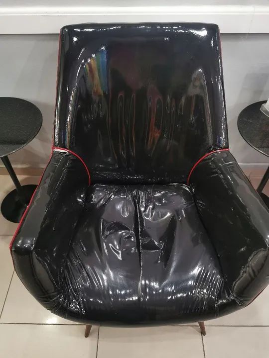 Poltrona de Couro Preta Luxuosa - Foto 2