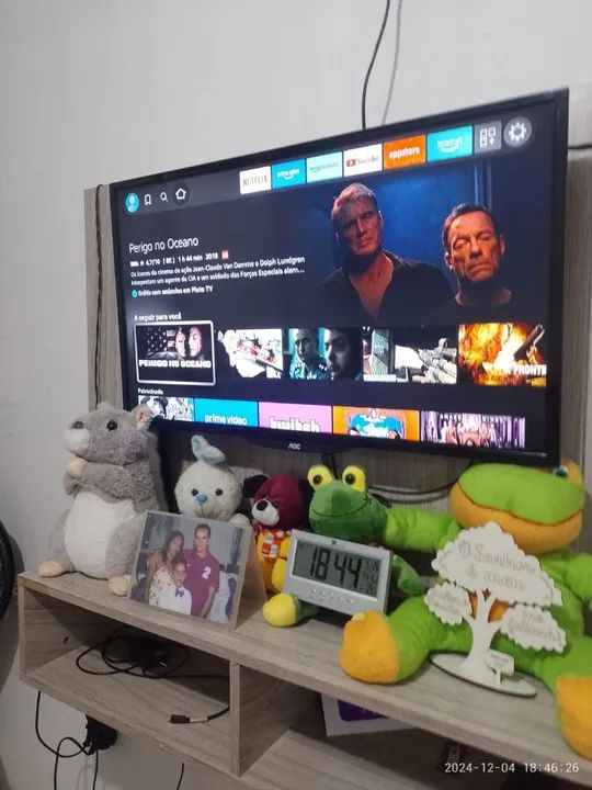 TV AOC 32 polegadas bem conservada.