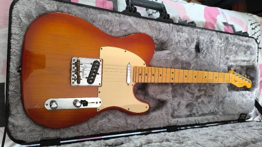 Fender Telecaster American Professional II ano 2022 - Foto 2