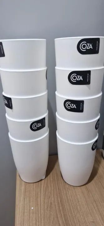 Copos plasticos brancos 