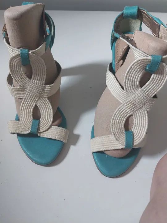 Sandálias de corda azul e branco