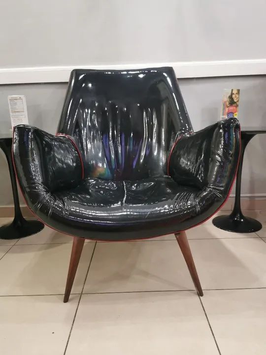 Poltrona de Couro Preta Luxuosa - Foto 3