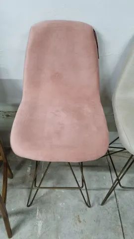 Vendo jogo com 3 banquetas NOVA