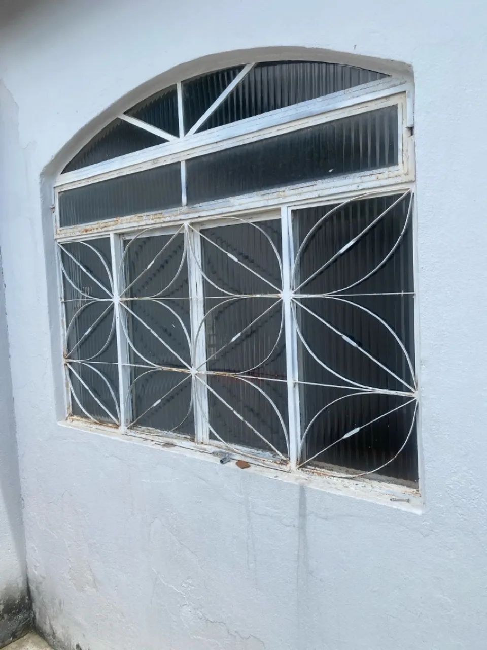 Janela de aço - 4 folhas com grade e vidro - Foto 2