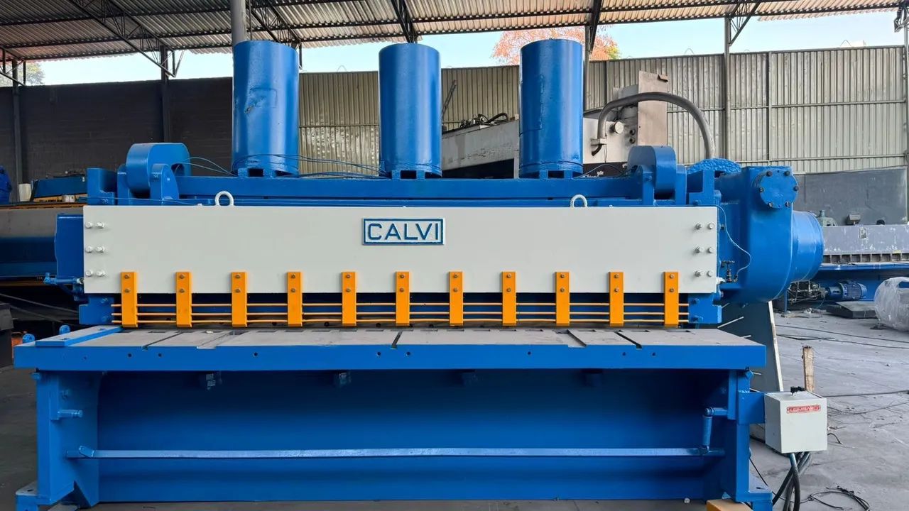 Guilhotina mecânica Calvi 
