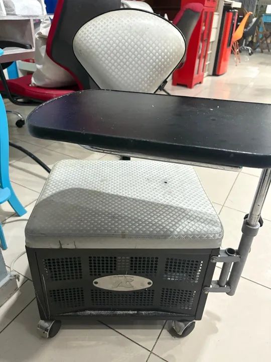 Cadeira de salão de beleza com 4 gavetas - Foto 3