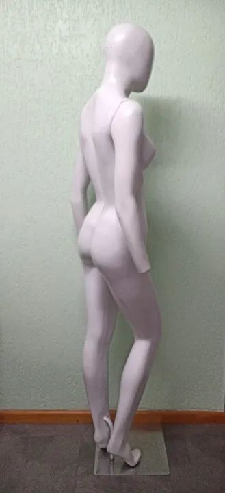Manequim feminino em perfeito estado - Foto 3
