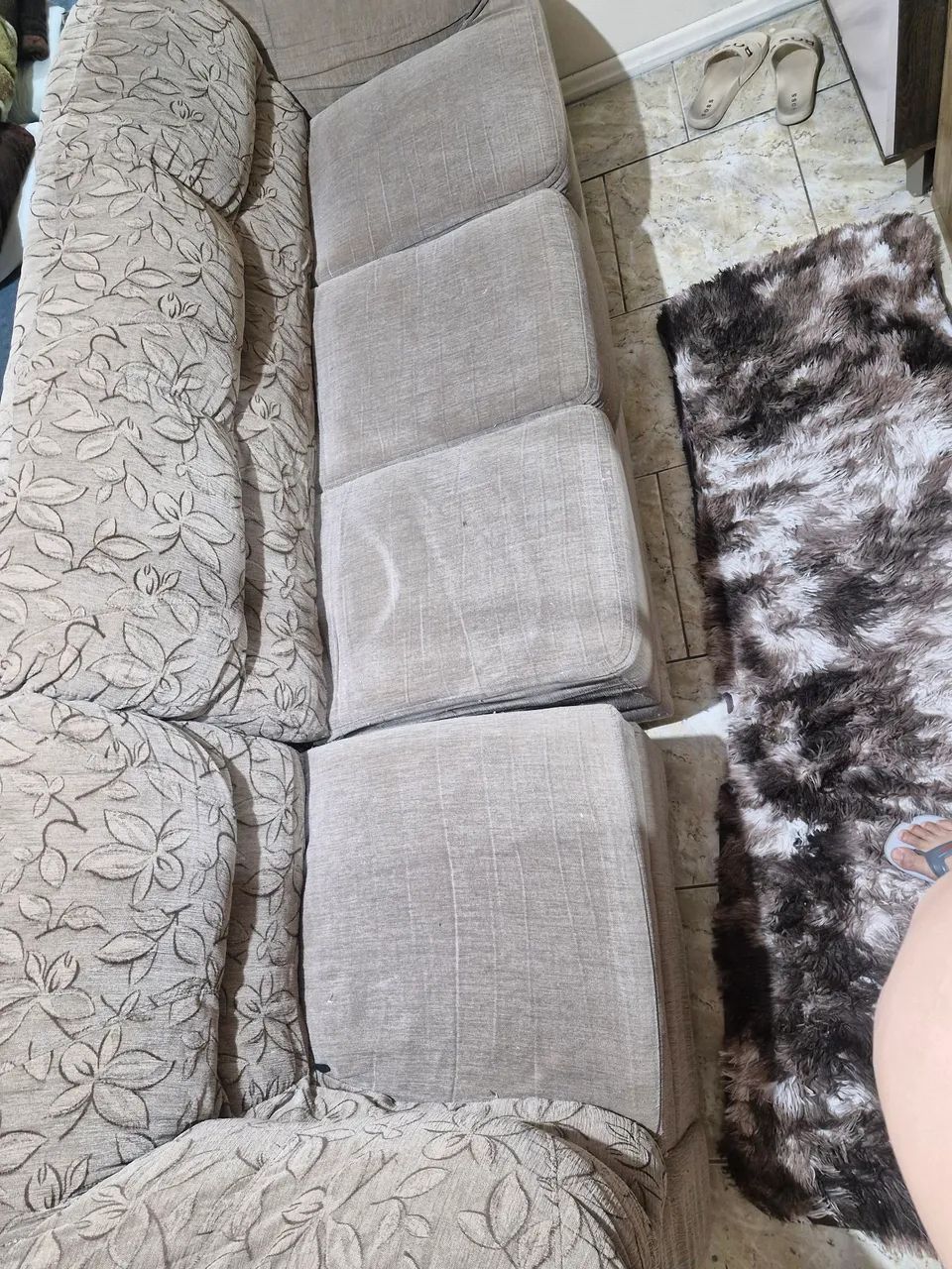 Doa se sofá em bom estado 64295994107009124