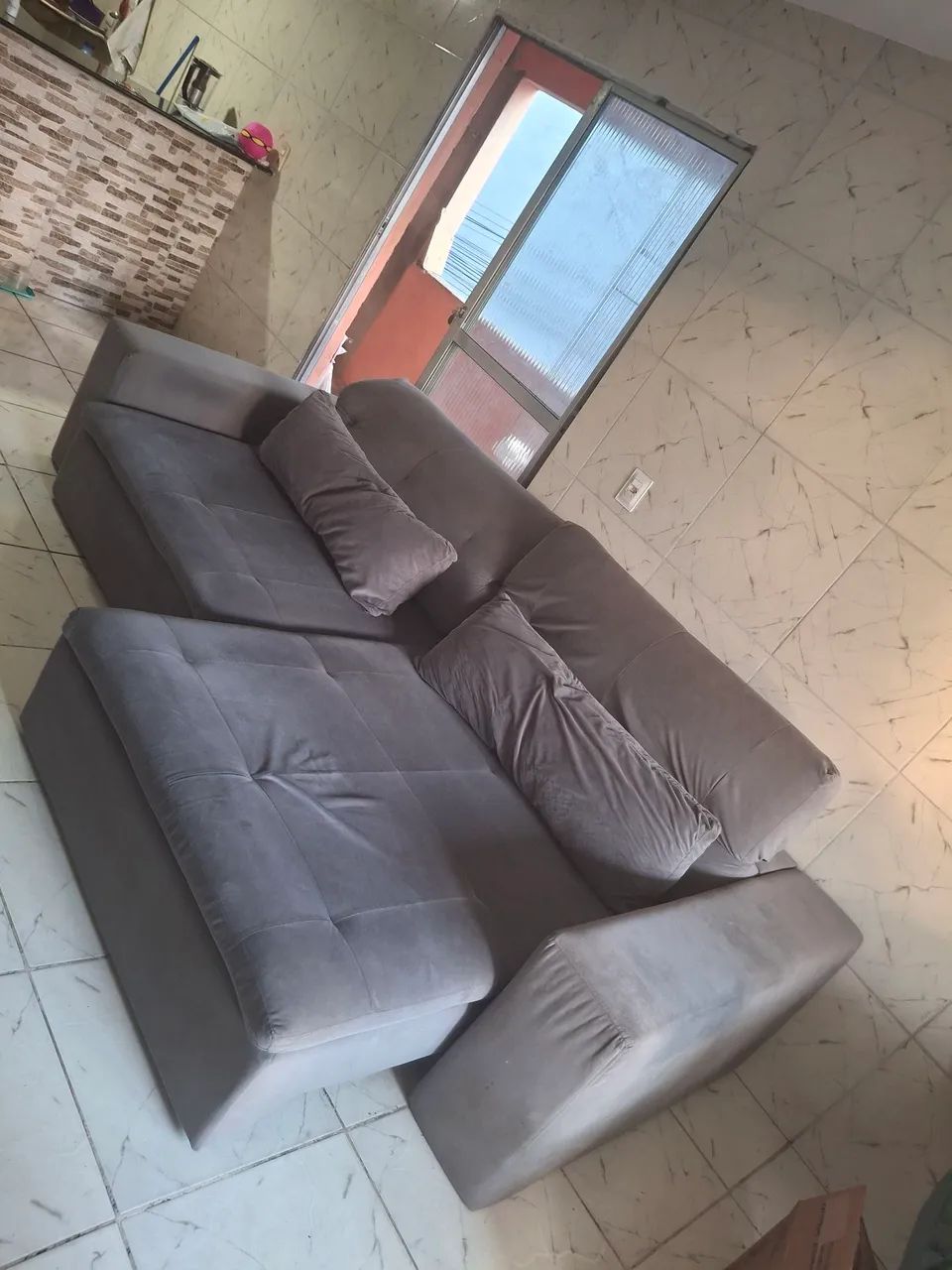 2.70m gray retractable sofa, recently refurbished, NO STAINS.64595871808386122
