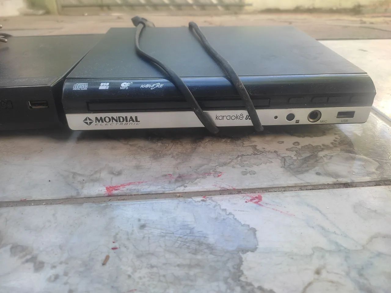 3 DVD'S Player64303159909762123