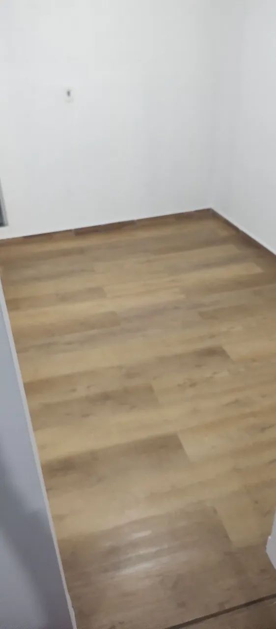 Piso vinílico e rodapé ( instalação ) - Foto 4