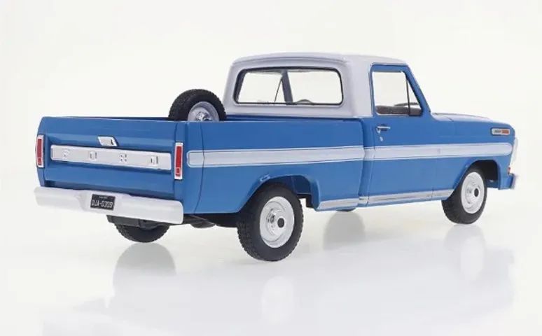 Miniatura Ford F100 1971 Azul Escala 1/24 California Classics - Foto 4