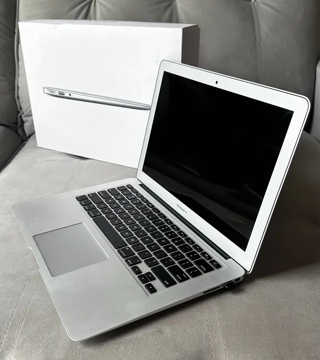 Early 2015 Apple MacBook Air Core i5 1.6GHz (13in , 4GB RAM