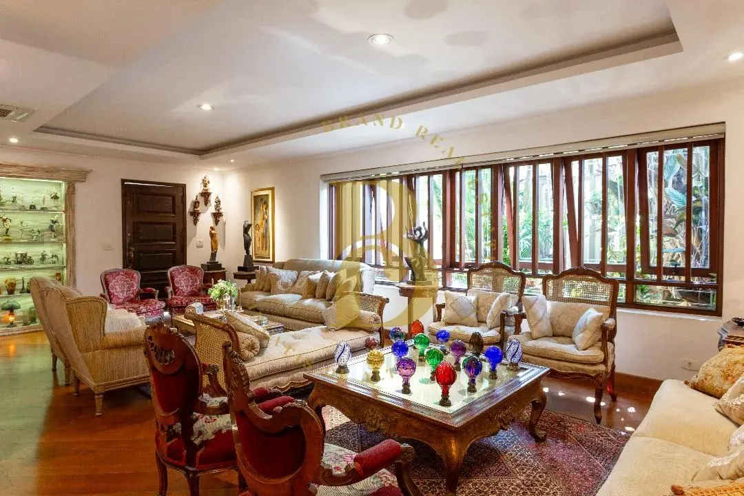 Casa de vila com 330 m², 4 quartos sendo 2 suítes à venda no bairro Planalto Paulista.