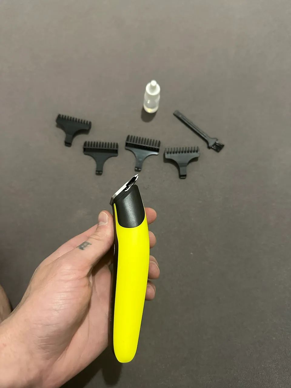 Maquininha de cortar 64169966767618122