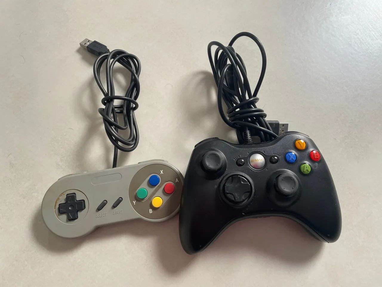 Controles Xbox 360 e Super Nintendo